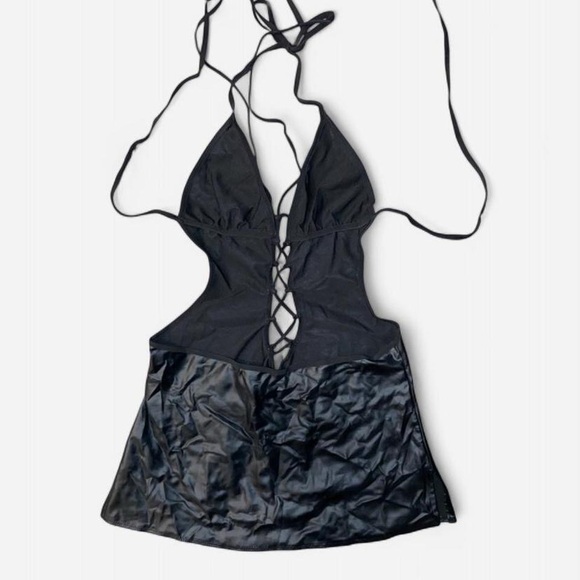 LACE-UP BACKLESS LEATHER DRESS - Picture 2 of 3